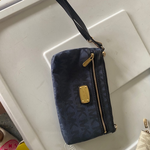 Michael Kors Wristlet/Pouch - Picture 3 of 3